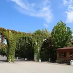 Doğa Tatil Köyü *