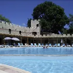 Doğa Tatil Köyü *